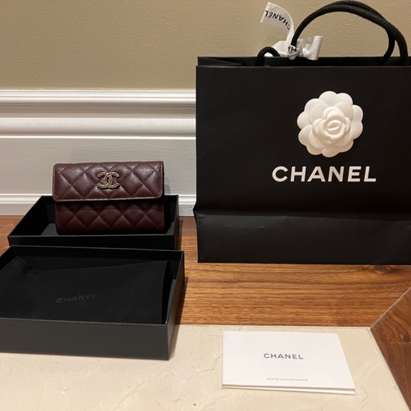 Brand new Chanel wallet - Picture 3 of 8